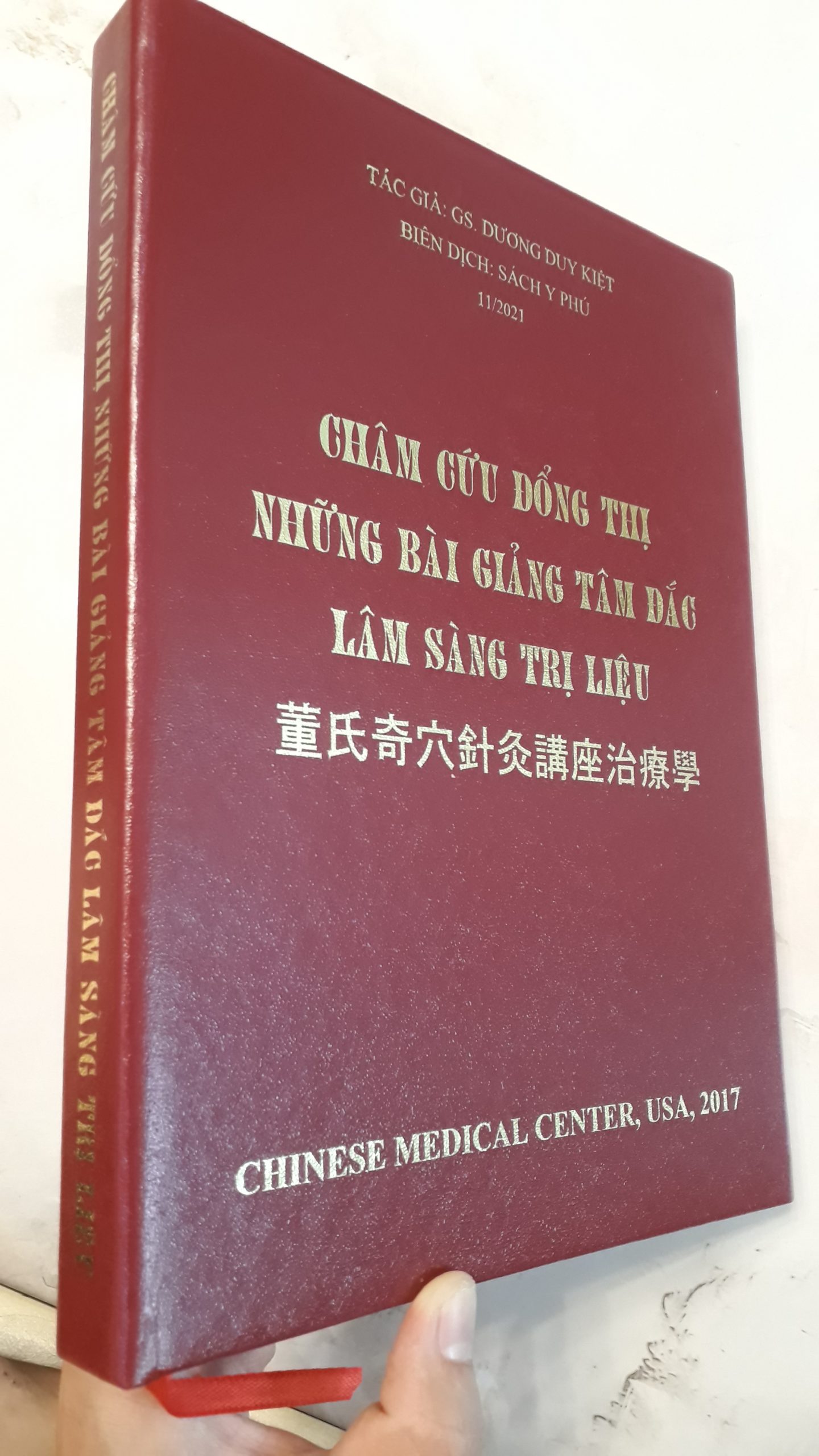 Sách châm cứu đổng thị có nội dung chính gì?
